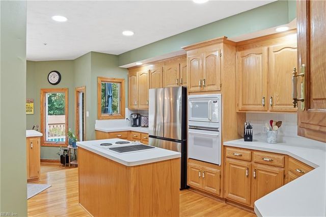 2068 Vaughan RD, Virginia Beach, VA 23457
