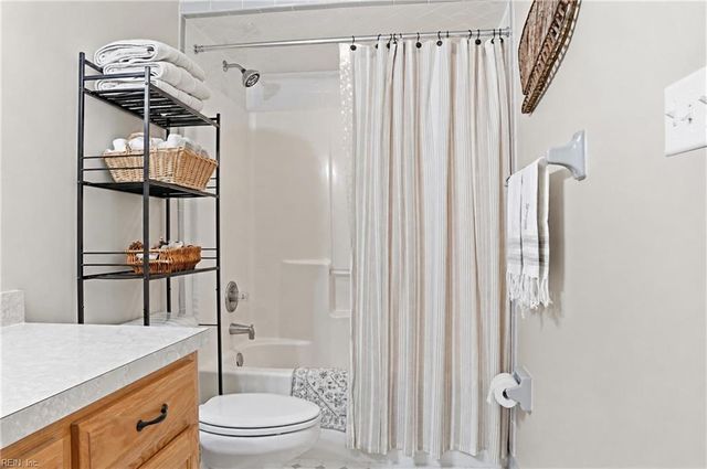 2068 Vaughan RD, Virginia Beach, VA 23457