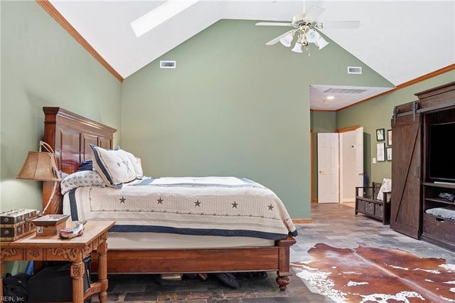 2068 Vaughan RD, Virginia Beach, VA 23457