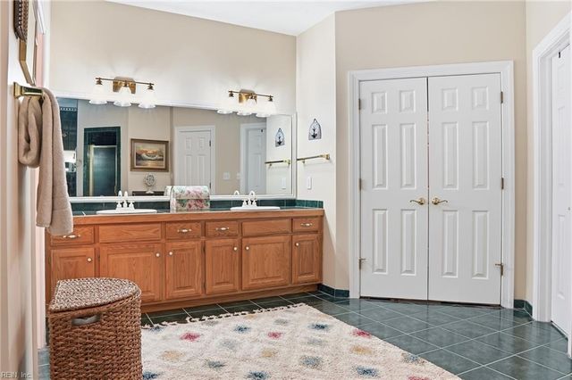 2068 Vaughan RD, Virginia Beach, VA 23457