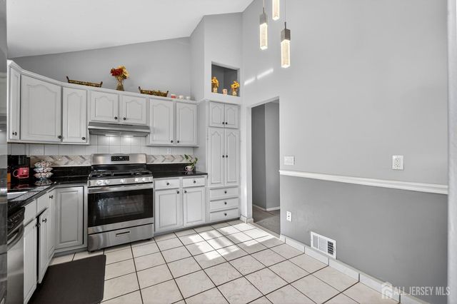 111 Balch Avenue, Piscataway, NJ 08854