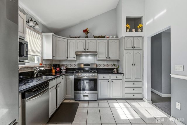 111 Balch Avenue, Piscataway, NJ 08854