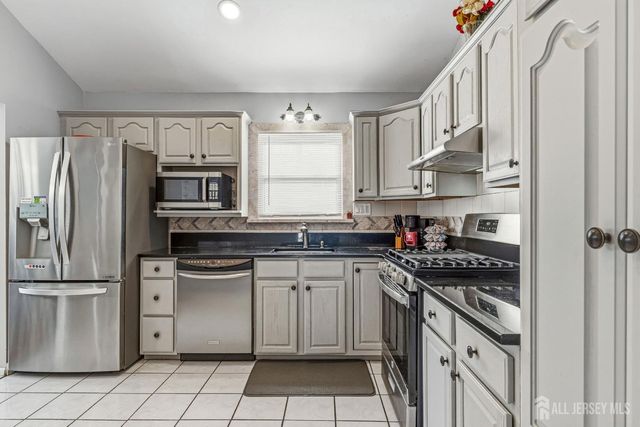 111 Balch Avenue, Piscataway, NJ 08854