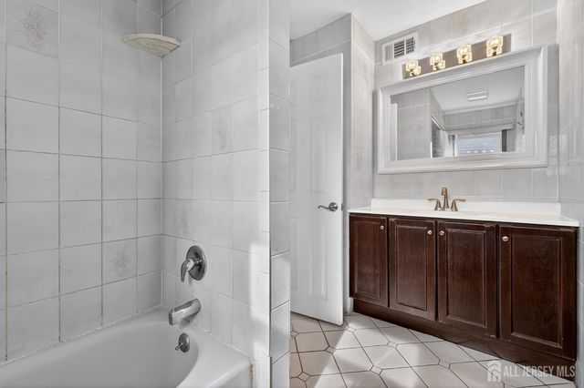 111 Balch Avenue, Piscataway, NJ 08854