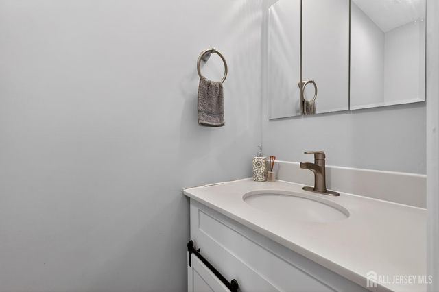 111 Balch Avenue, Piscataway, NJ 08854