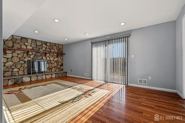 111 Balch Avenue, Piscataway, NJ 08854