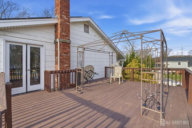 111 Balch Avenue, Piscataway, NJ 08854