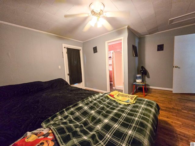 215 E Lions, Salem, KY 42078