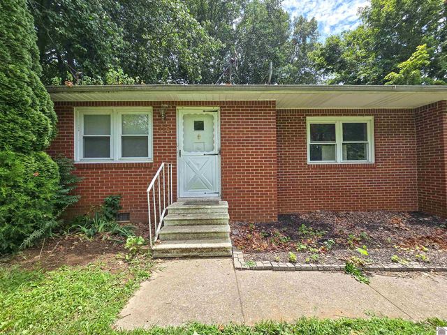 215 E Lions, Salem, KY 42078