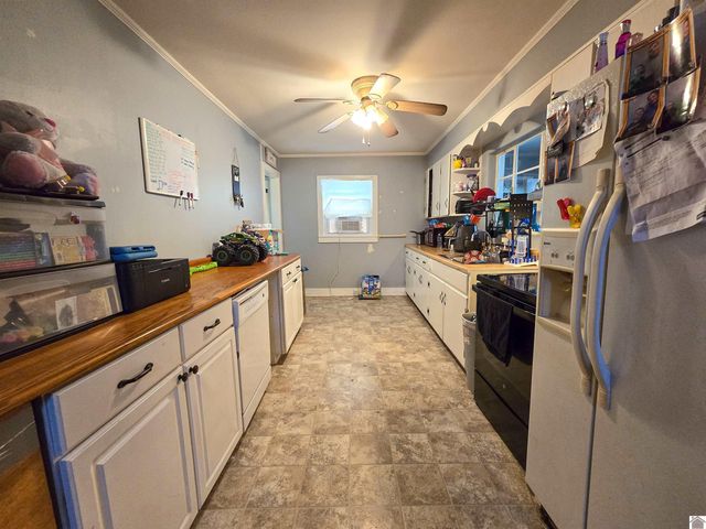 215 E Lions, Salem, KY 42078