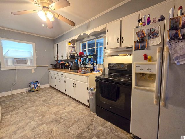 215 E Lions, Salem, KY 42078