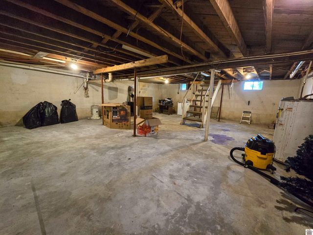 215 E Lions, Salem, KY 42078