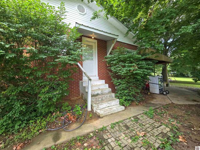 215 E Lions, Salem, KY 42078