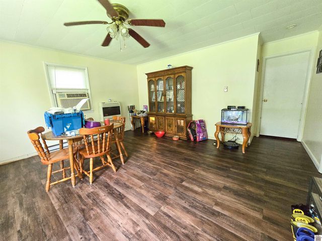 215 E Lions, Salem, KY 42078