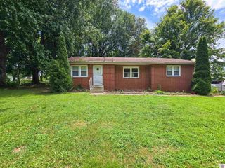 215 E Lions, Salem, KY 42078