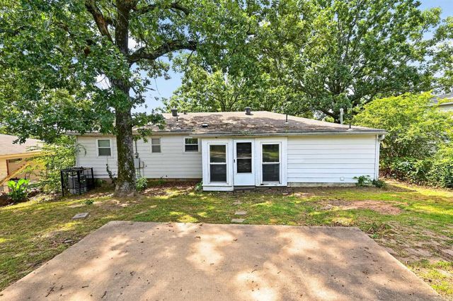 32 Oakview Drive, North Little Rock, AR 72118