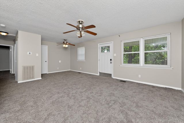 32 Oakview Drive, North Little Rock, AR 72118