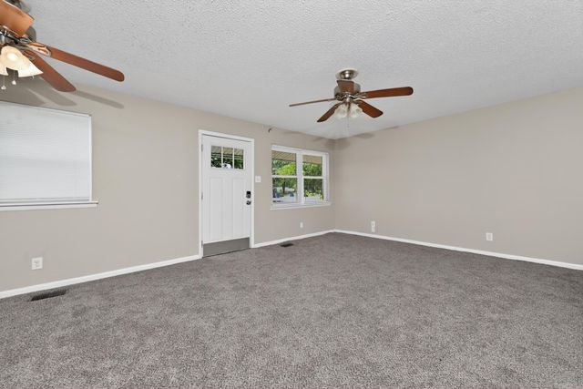 32 Oakview Drive, North Little Rock, AR 72118