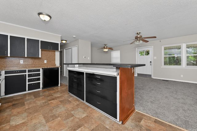 32 Oakview Drive, North Little Rock, AR 72118