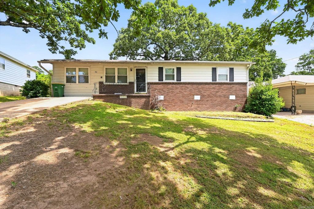 32 Oakview Drive, North Little Rock, AR 72118