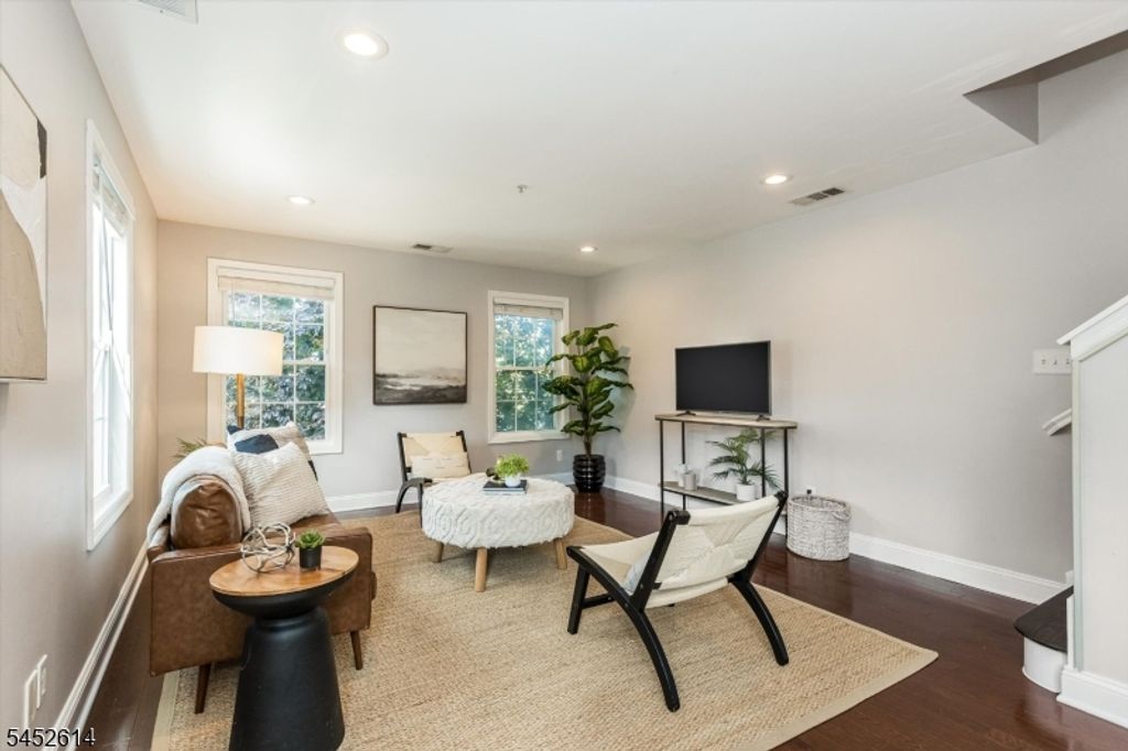 26 Church St Unit 12 12, South Orange Village Twp., NJ 07079 — photo 4