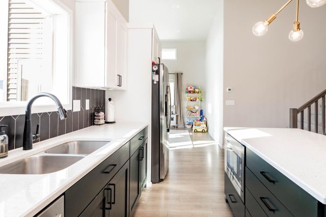 2550 65th Avenue S, Fargo, ND 58104