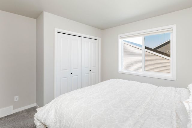 2550 65th Avenue S, Fargo, ND 58104