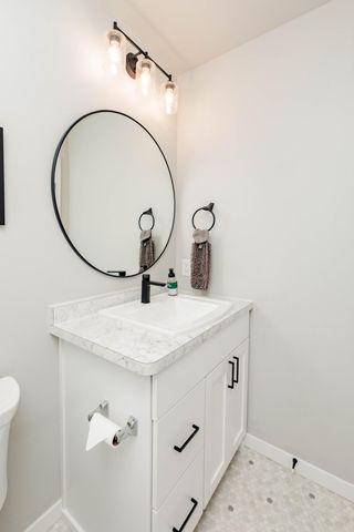 2550 65th Avenue S, Fargo, ND 58104