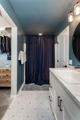 2550 65th Avenue S, Fargo, ND 58104