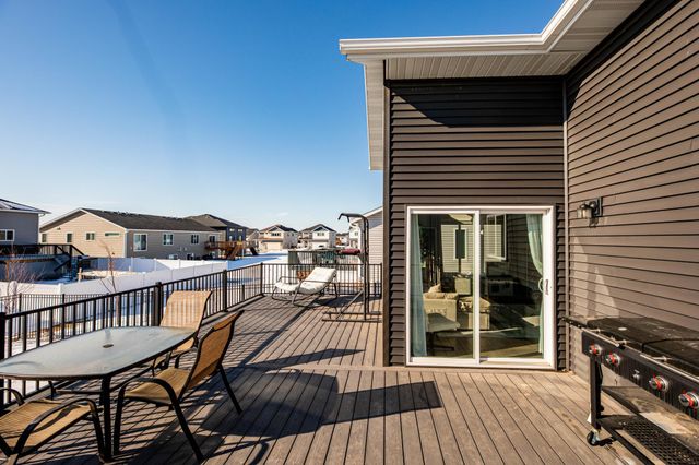 2550 65th Avenue S, Fargo, ND 58104