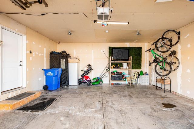 2550 65th Avenue S, Fargo, ND 58104