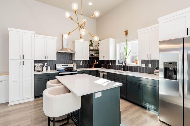 2550 65th Avenue S, Fargo, ND 58104