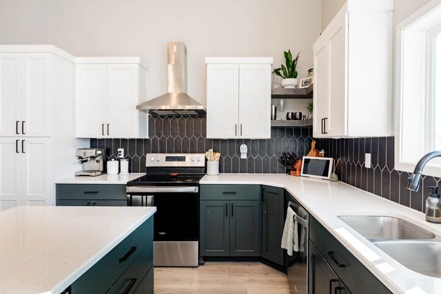 2550 65th Avenue S, Fargo, ND 58104