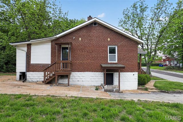 2313 Elco Avenue, St Louis, MO 63114