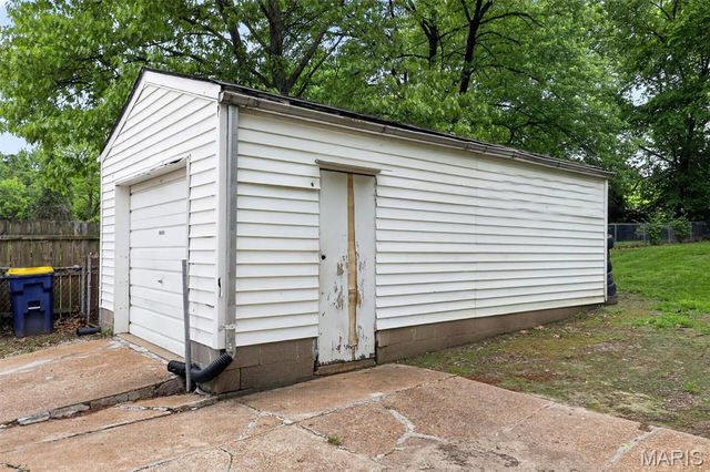 2313 Elco Avenue, St Louis, MO 63114