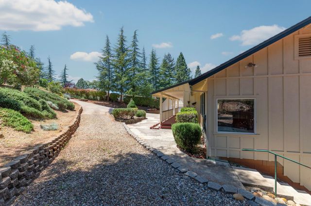 14110 Steven Ln, Pine Grove, CA 95665