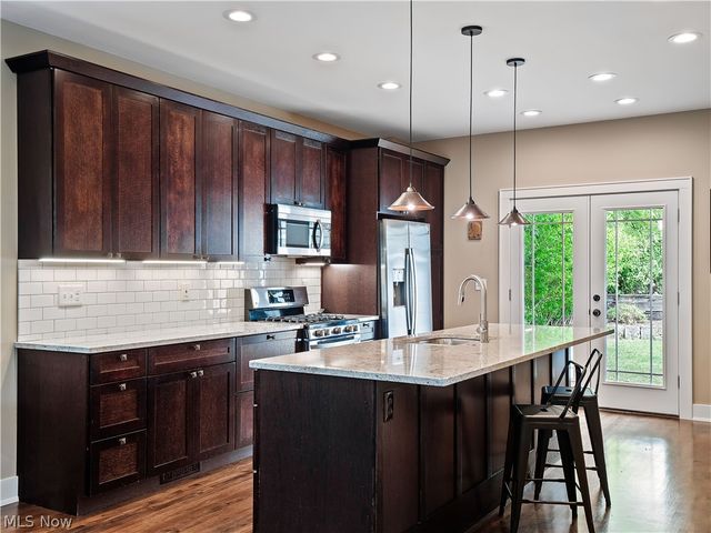 1427 Scenic Street, Lakewood, OH 44107