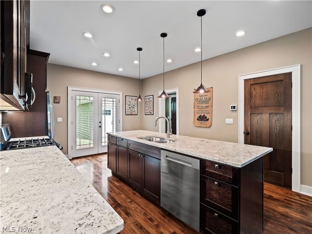 1427 Scenic Street, Lakewood, OH 44107