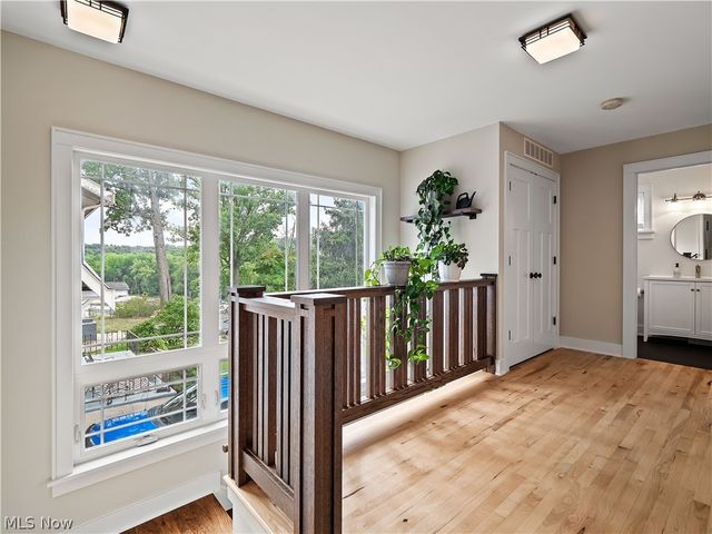 1427 Scenic Street, Lakewood, OH 44107