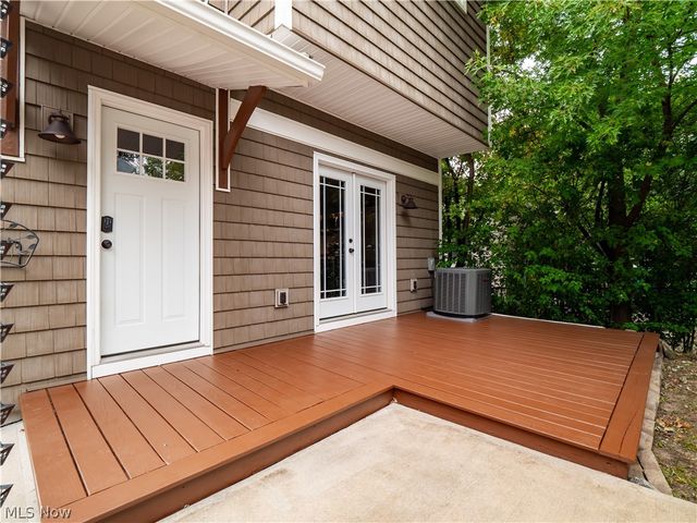 1427 Scenic Street, Lakewood, OH 44107
