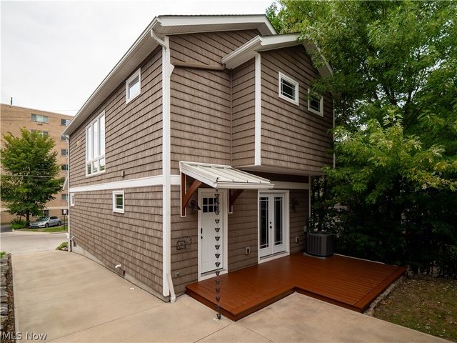 1427 Scenic Street, Lakewood, OH 44107