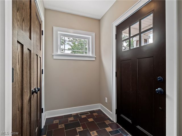 1427 Scenic Street, Lakewood, OH 44107