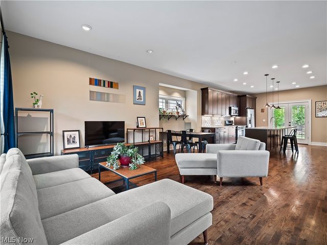 1427 Scenic Street, Lakewood, OH 44107