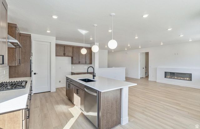 1018 E 250 S, Salem, UT 84653