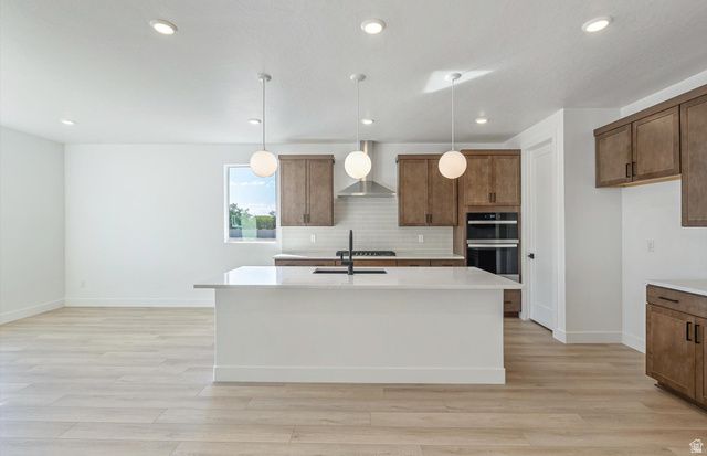 1018 E 250 S, Salem, UT 84653