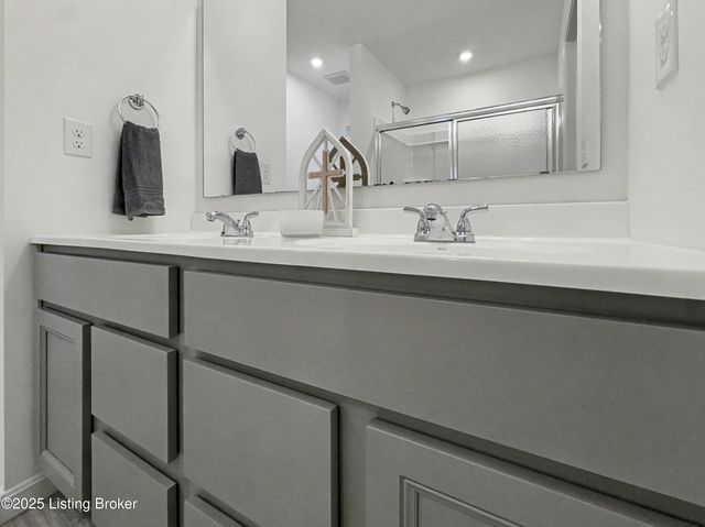 147 Blue Ridge Cir, Mt Washington, KY 40047