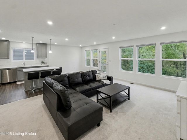 147 Blue Ridge Cir, Mt Washington, KY 40047