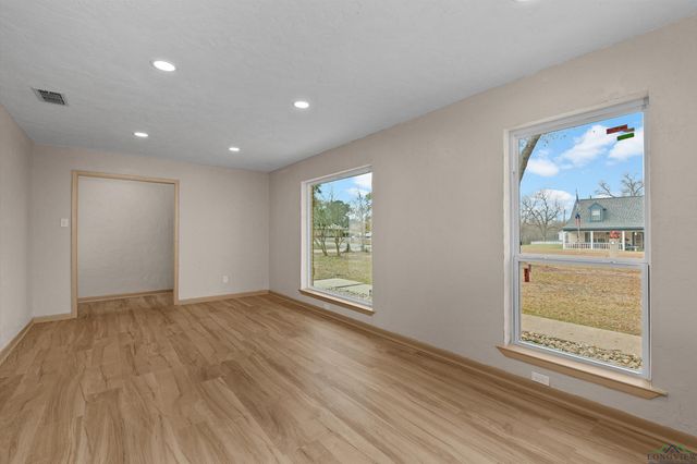 1908 Idylwood Dr, Kilgore, TX 75662