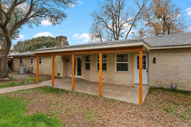 1908 Idylwood Dr, Kilgore, TX 75662