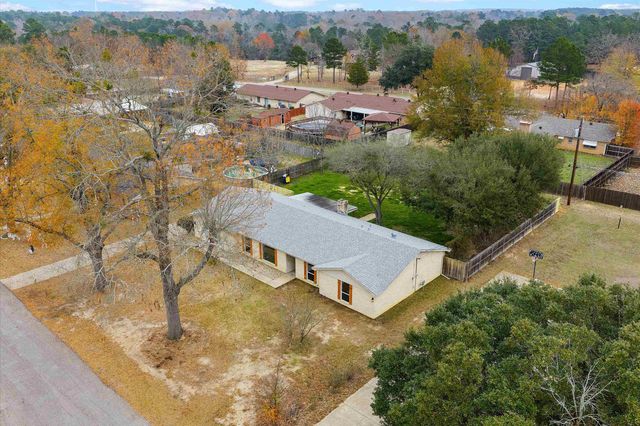 1908 Idylwood Dr, Kilgore, TX 75662